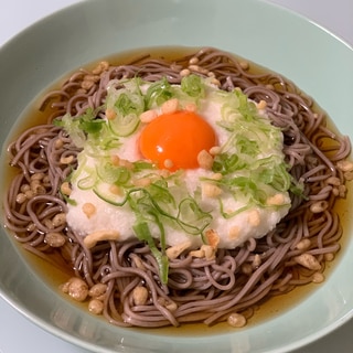 夏にピッタリ！冷やし月見とろろ蕎麦！